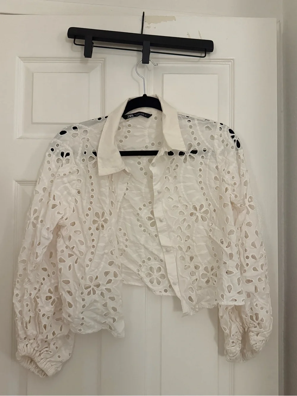 Zara White Eyelet Cropped Button-Up Blouse